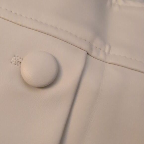 Vintage 90s does 70s white pleather‎ mini skirt women's size large - Picture 4 of 7